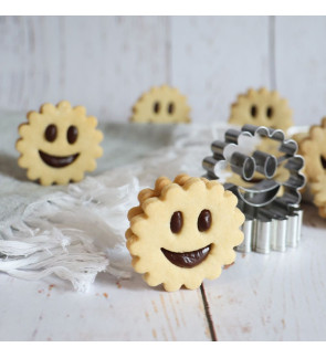 Scrapcooking:  2 smile-koekjesvormpjes
