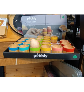 Pebbly:  Ei-dopje van bamboe met roze rand