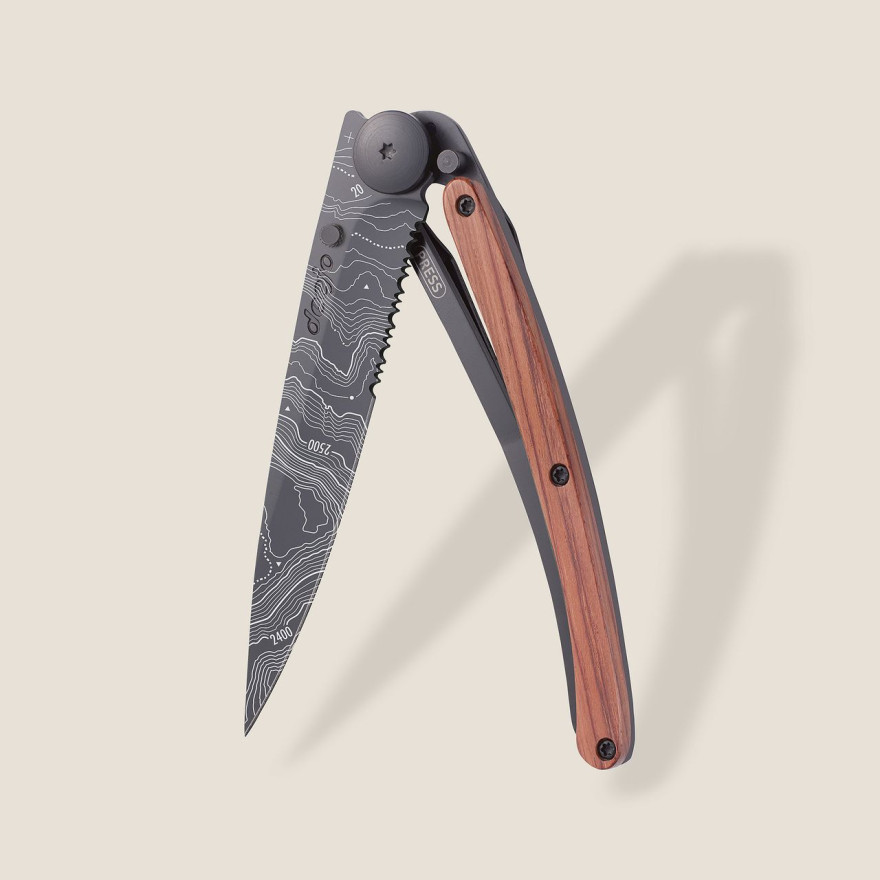 Deejo: Couteau de poche 37gr Topographie finition titane noir manche bois corail Deejo: Couteau de poche 37gr Topographie finition titane noir manche bois corail