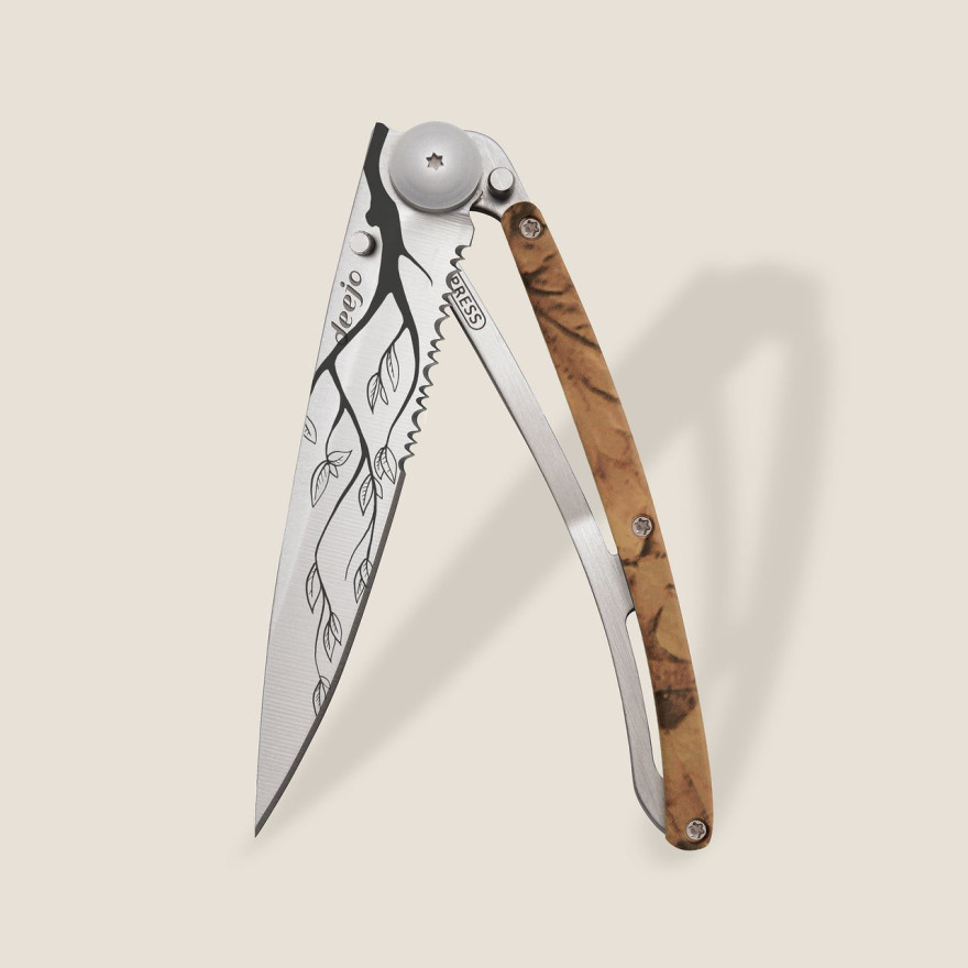 Deejo: Couteau de poche 37gr Arbre finition titane gris manche aluminium imprimé