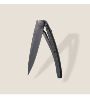 Deejo: Couteau de poche 37gr finition titane noir manche fibre de carbone