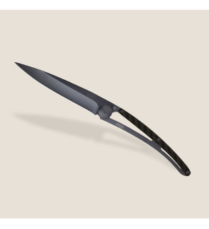 Deejo: 37gr zwart titanium zakmes met handvat van koolstofvezel