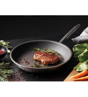 Spring Swiss Design: Brigade Ultimate 28 cm Sauteerpan