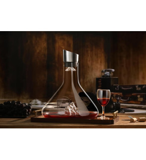 Vin bouquet: carafe à décanter le vin avec montagne en verre