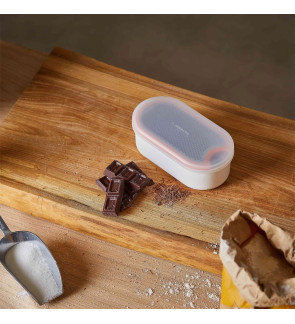 Fiskars: Râpe à fromage/chocolat avec boite